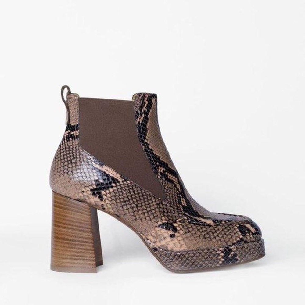 Labucq Jaki boots in Python